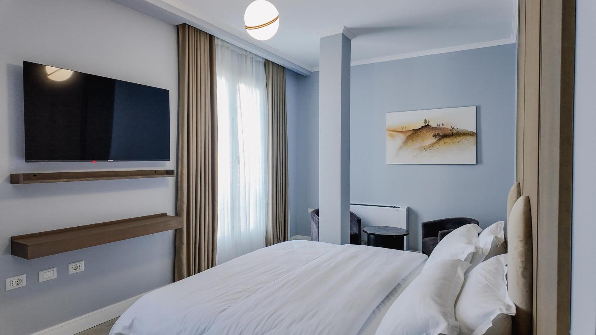 Oxygen Boutique Hotel Tirana Exterior photo