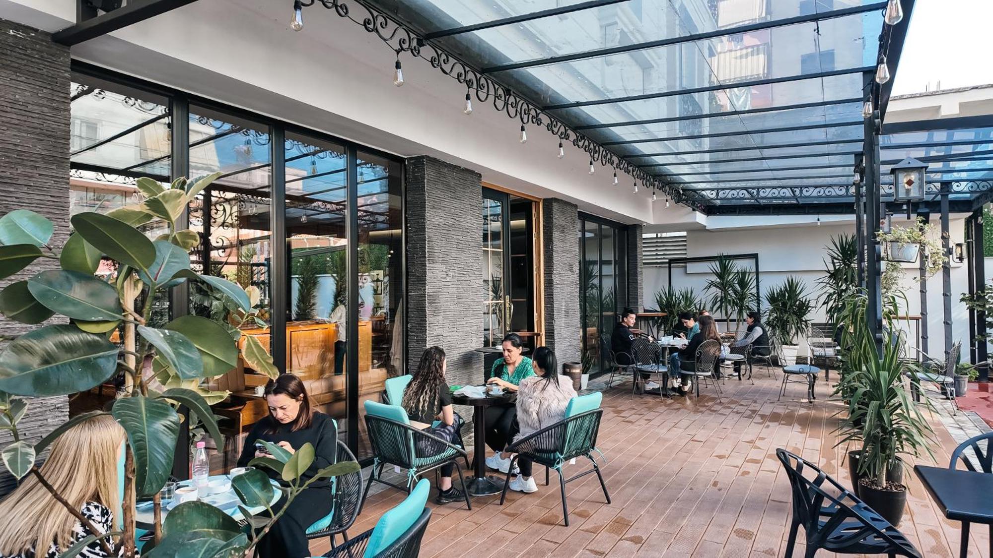 Oxygen Boutique Hotel Tirana Exterior photo